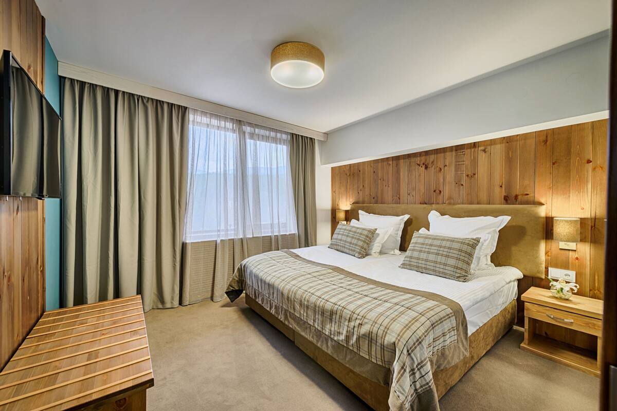 Quarto casal ou duplo | Frigobar, cofres nos quartos, escrivaninha
