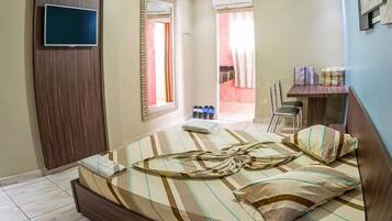 1 slaapkamer, een bureau, gratis wifi, beddengoed