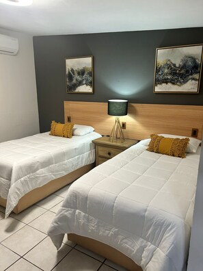 4 bedrooms, in-room safe, desk, iron/ironing board