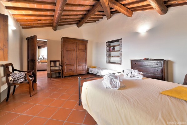 1 bedroom, WiFi, bed sheets