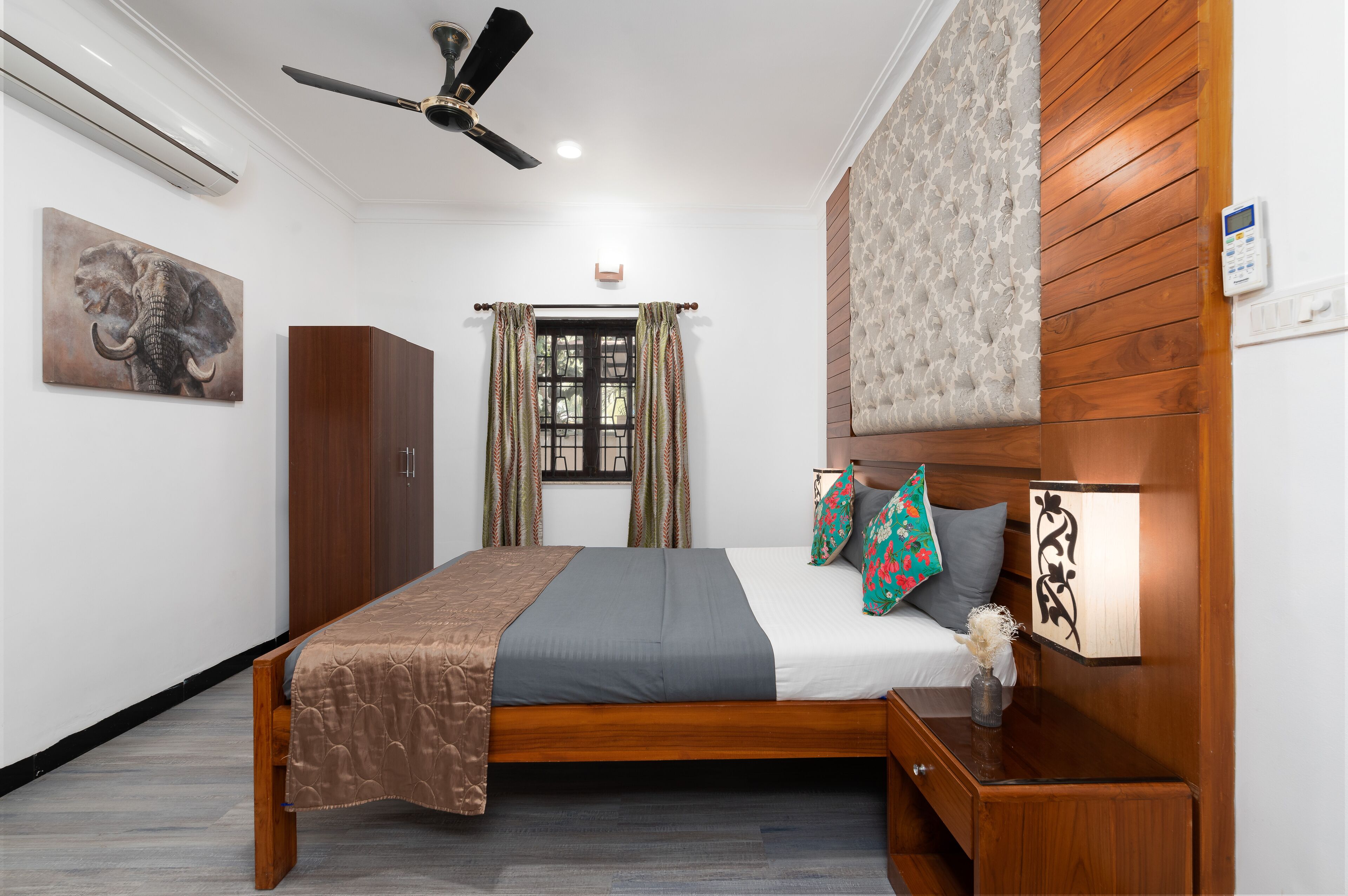 3 bedrooms, in-room safe, iron/ironing board, free WiFi
