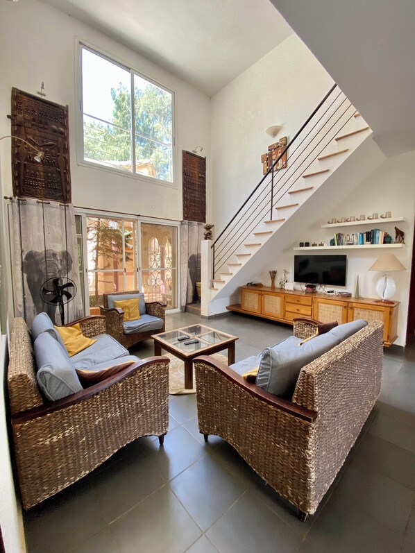 TV, DVD player, table tennis, books