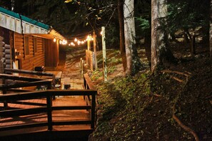 Property grounds - Peaceful Escape in the Smokies-Hot Tub/WIFI/Fireplace - Hemlock Haven (Townsend)