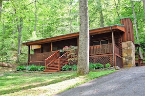 Exterior - Peaceful Escape in the Smokies-Hot Tub/WIFI/Fireplace - Hemlock Haven (Townsend)