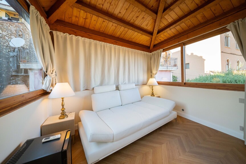 Private Villa In Cathedral Square With 3 Bedrooms, Mini Pool And Garden - Taormina