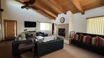 Smart TV, fireplace, DVD player
