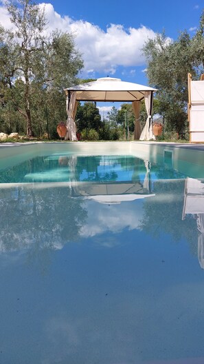Piscine extérieure, piscine chauffée