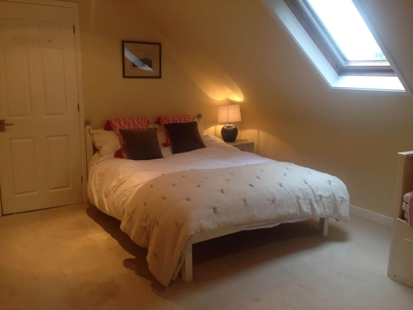 2 bedrooms, individually decorated, individually furnished, desk