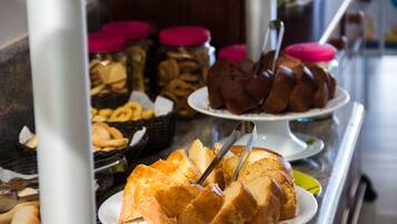 Free daily full breakfast