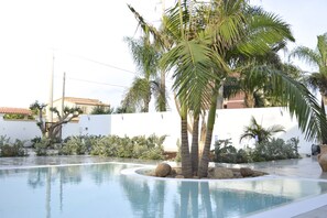 Outdoor pool - TORTUGA1 APARTMENT WITH SHARED POOL THAT CAN ALSO BE USED AT NIGHT (Mazara del Vallo)