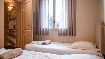 3 slaapkamers, een strijkplank/strijkijzer, wifi, beddengoed