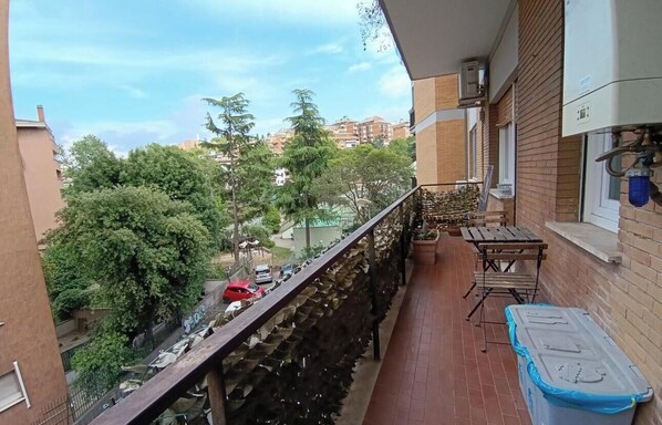 屋外ダイニングエリア