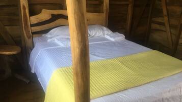 Traditional Cabin | 3 bedrooms, premium bedding, down duvets, individually furnished