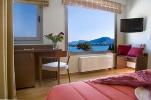 2 bedrooms, in-room safe, iron/ironing board, free WiFi