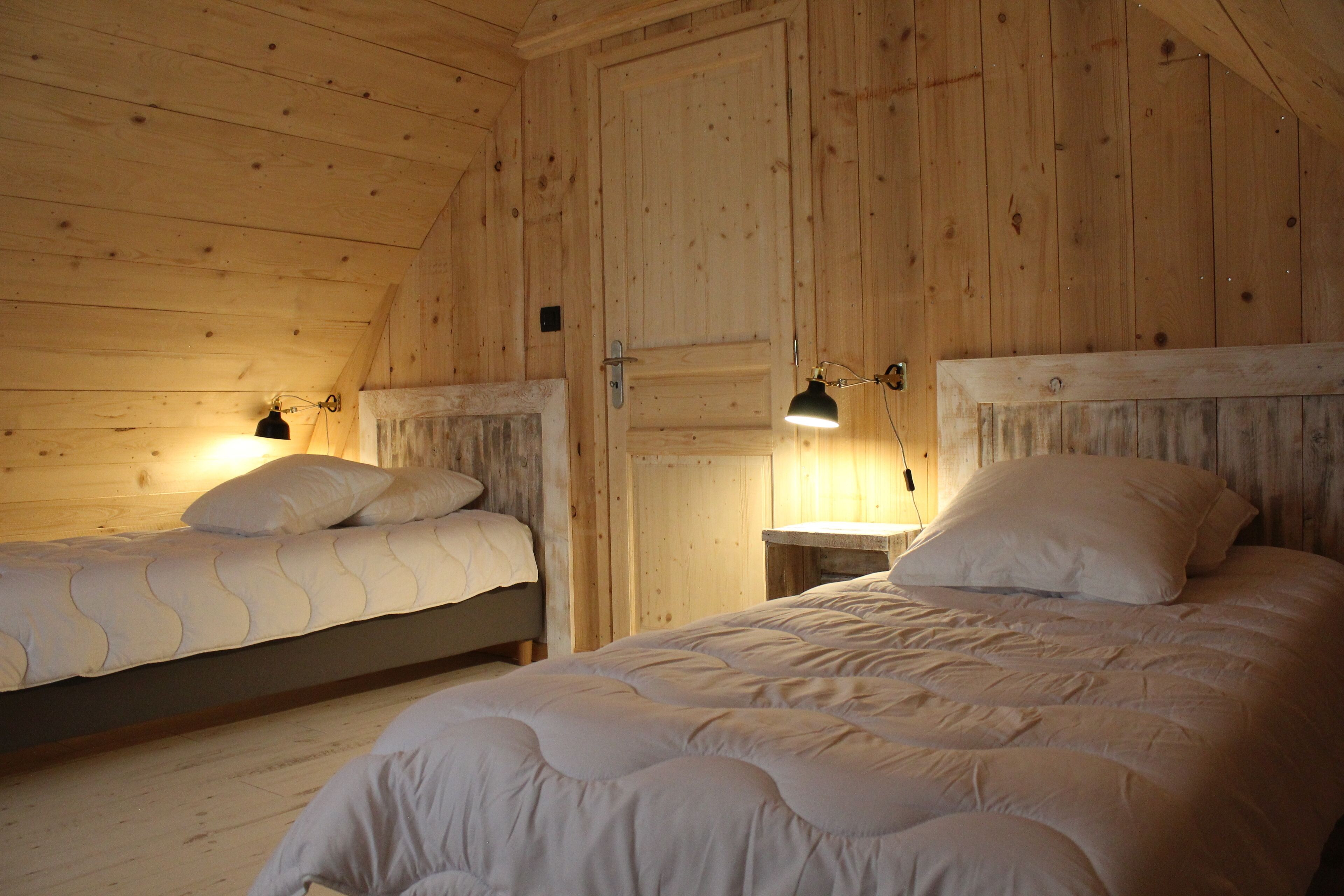 3 chambres, matelas mémoire de forme, fer et planche à repasser