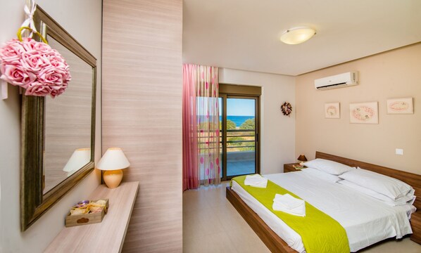 3 bedrooms, in-room safe, iron/ironing board, WiFi