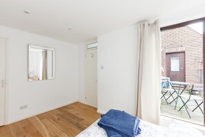 1 bedroom, desk, iron/ironing board, free WiFi