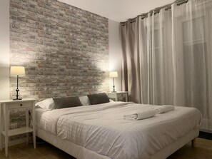 3 chambres, fer et planche à repasser, lit parapluie, Wi-Fi gratuit