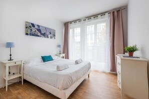 3 chambres, fer et planche à repasser, lit parapluie, Wi-Fi gratuit