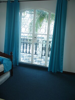 3 chambres, fer et planche à repasser, accès Internet, draps fournis