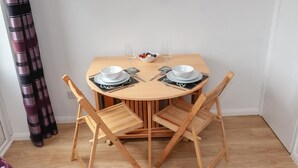 Unclassified image, 3 of 41, button - Lovely 3 bed House in Gloucester (Gloucester)