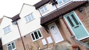 Unclassified image, 4 of 41, button - Lovely 3 bed House in Gloucester (Gloucester)