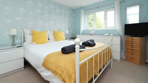Unclassified image, 2 of 41, button - Lovely 3 bed House in Gloucester (Gloucester)