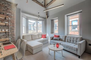 Luxury Apartment (20) | Living area