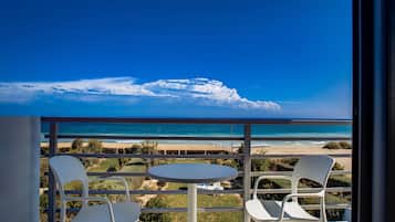 Vila superluxo, 3 quartos, piscina particular, vista para o mar | Vista para praia/oceano