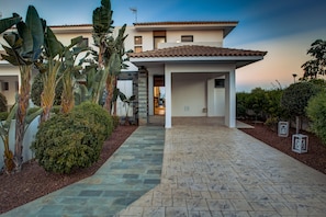 Luxury Villa, 3 Bedrooms, Private Pool, Sea View | Terrace/patio - Atlantis Gardens (Mazotos)