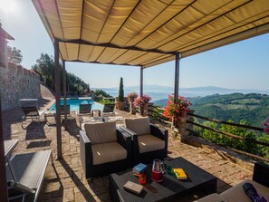 Outdoor dining - Poggio alla Rocca - CORBEZZOLO (PARI)