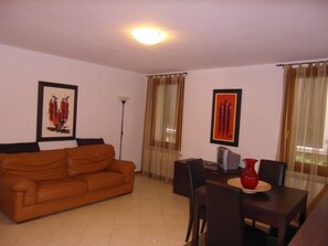 TV, books - Your home in Venice (Venezia)
