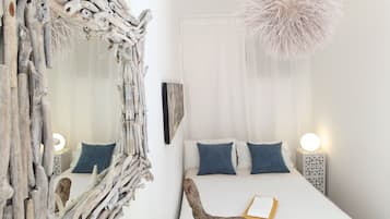 2 bedrooms, iron/ironing board, Internet, bed sheets