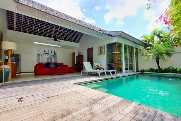 Private Pool & Living Room