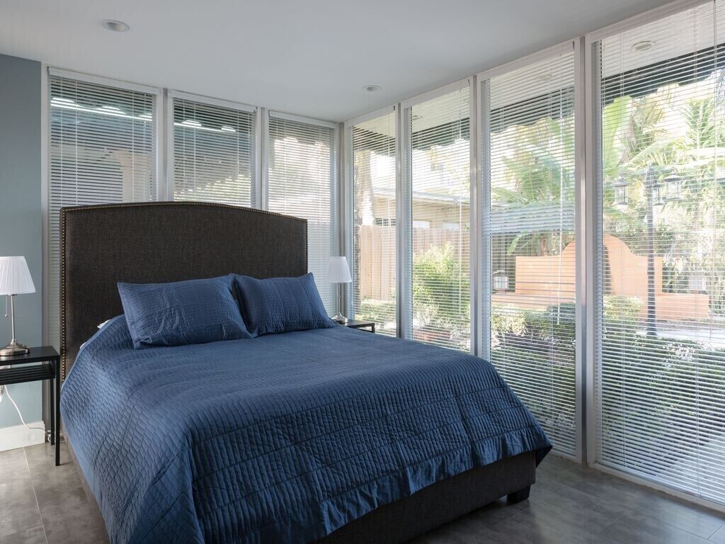 This condominium is a 1 bedroom(s), 1 bathrooms, located in Miami, FL.