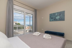 2 bedrooms, iron/ironing board, travel crib, WiFi