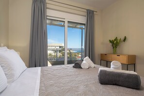 2 bedrooms, iron/ironing board, travel cot, WiFi