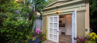 Cozy cottage in upscale Claremont Court