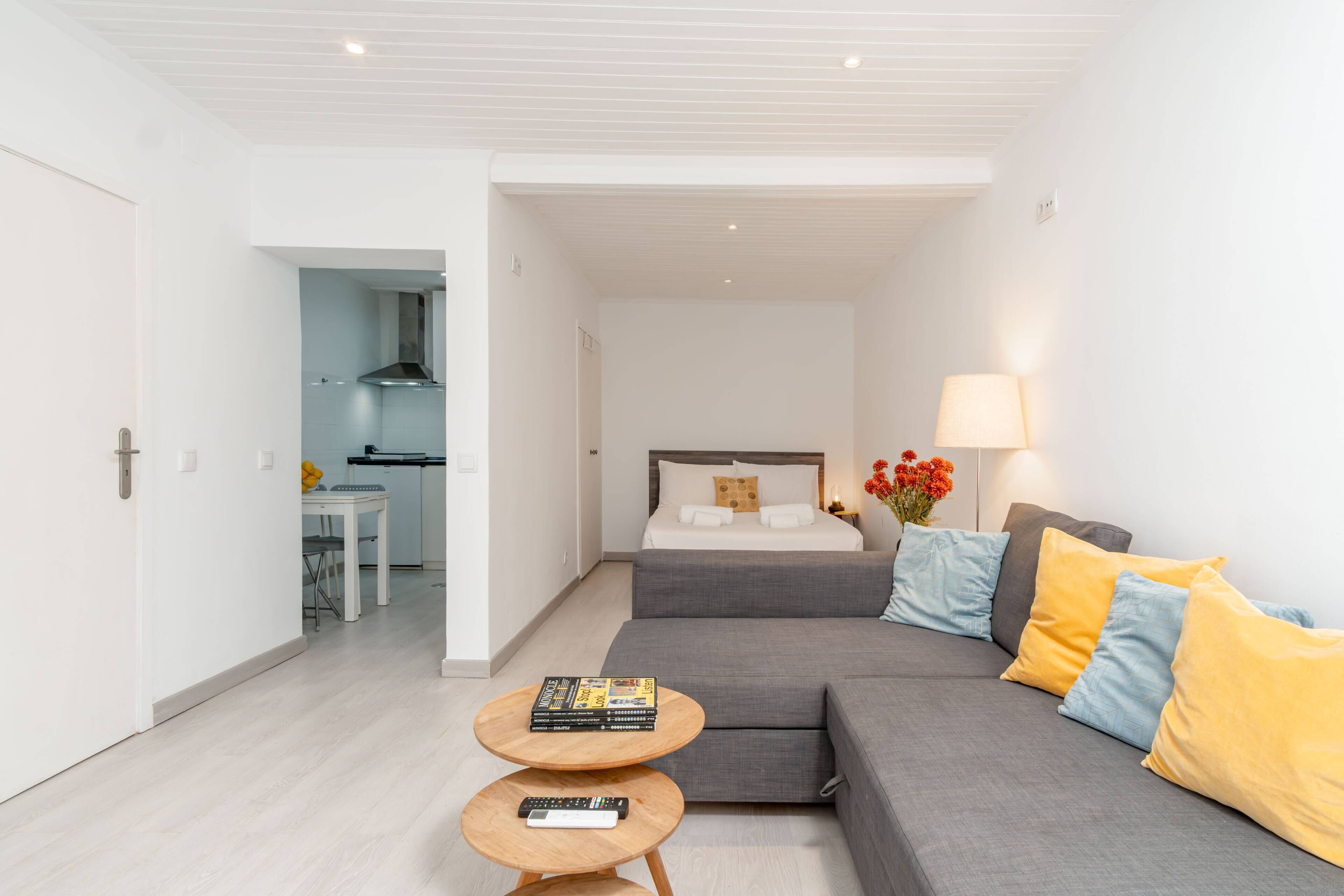 1 bedroom, internet, bed sheets