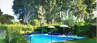 トスカーナ海岸の魅力的なヴィラ、プライベートプール、庭園