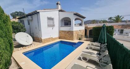 Private owned 3 bed detached Villa, Private Pool, air con & wifi sleeps 6 people