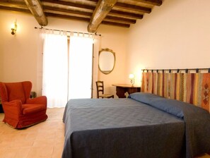 1 bedroom, in-room safe, WiFi, bed sheets