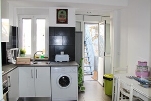 Private kitchen - Welcome to Maria Terrace Lisbon (Lisboa)
