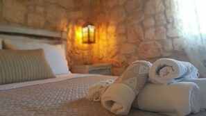 2 makuuhuonetta, silitysrauta/-lauta, ilmainen Wi-Fi, vuodevaatteet