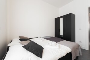 3 Schlafzimmer, Zimmersafe, Schreibtisch, Bügeleisen/Bügelbrett