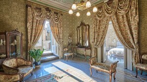 1 bedroom, in-room safe, desk, free WiFi
