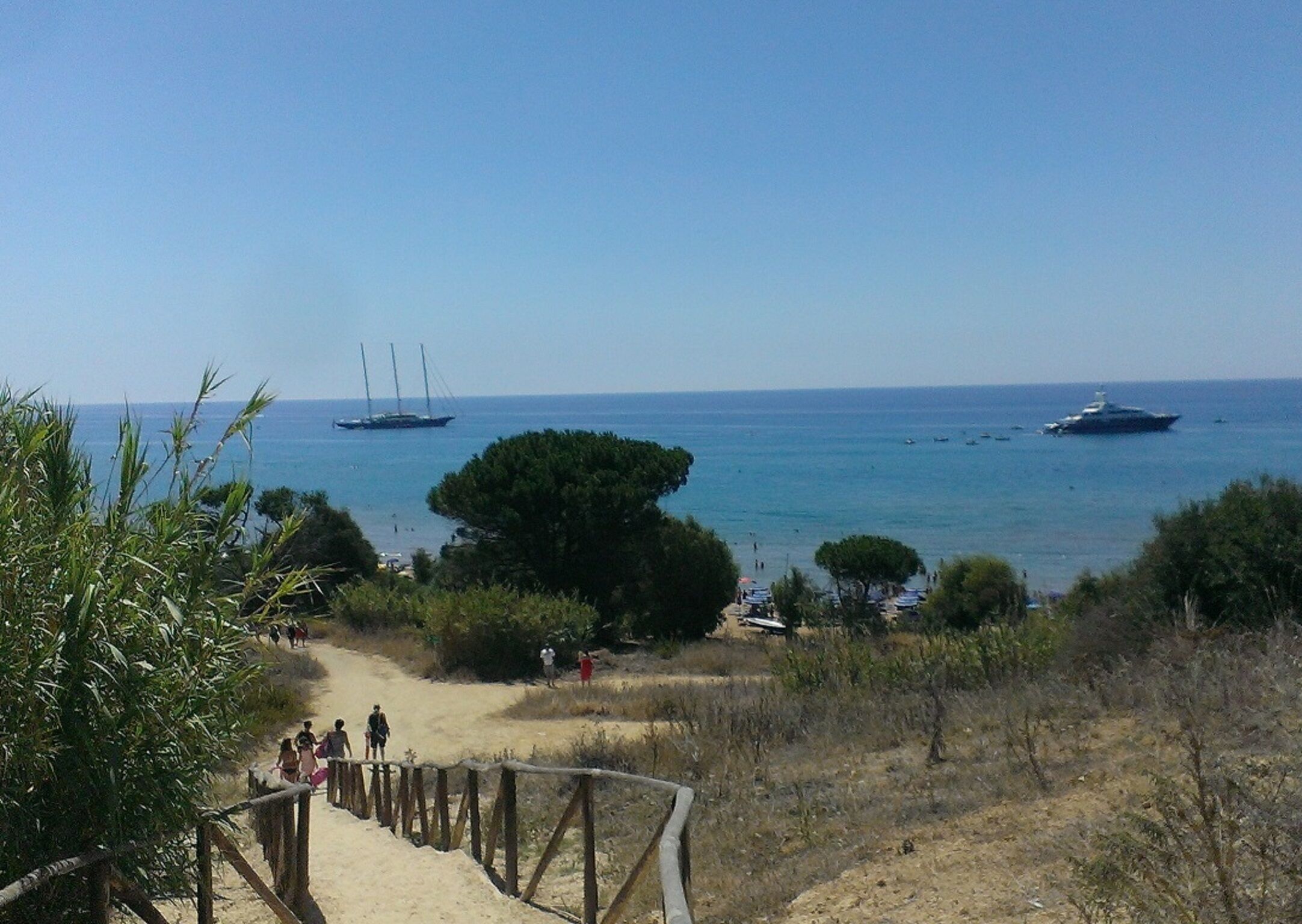 Plage à proximité, chaises longues