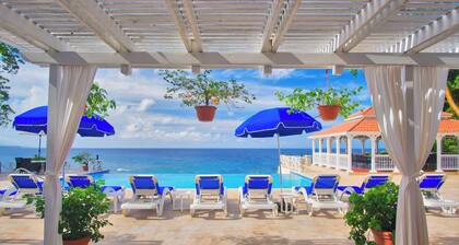 Luxury 13-bedroom, 7-acre, oceanfront villa, with all-inclusive option.