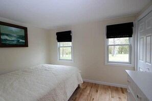 2 bedrooms, iron/ironing board, free WiFi - 38 Sandy Neck Rd - Tranquil Coastal Ranch .5 mile Sandy Neck Beach (Sandwich)