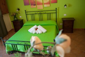 1 bedroom, internet, bed sheets